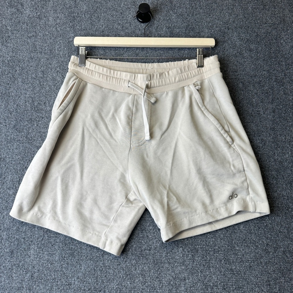 Alo Yoga Triumph Sweat Shorts Womens Medium Beige Athletic Gym Loungewear